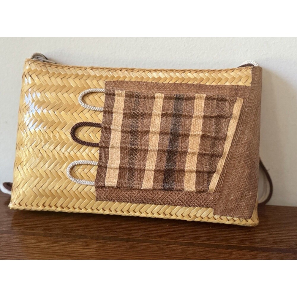 Vintage Georgetown Leather Design Straw Tan Leather Appliqué Purse Shoulder Bag